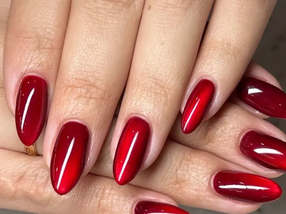 A red chrome set by Lissy Nails